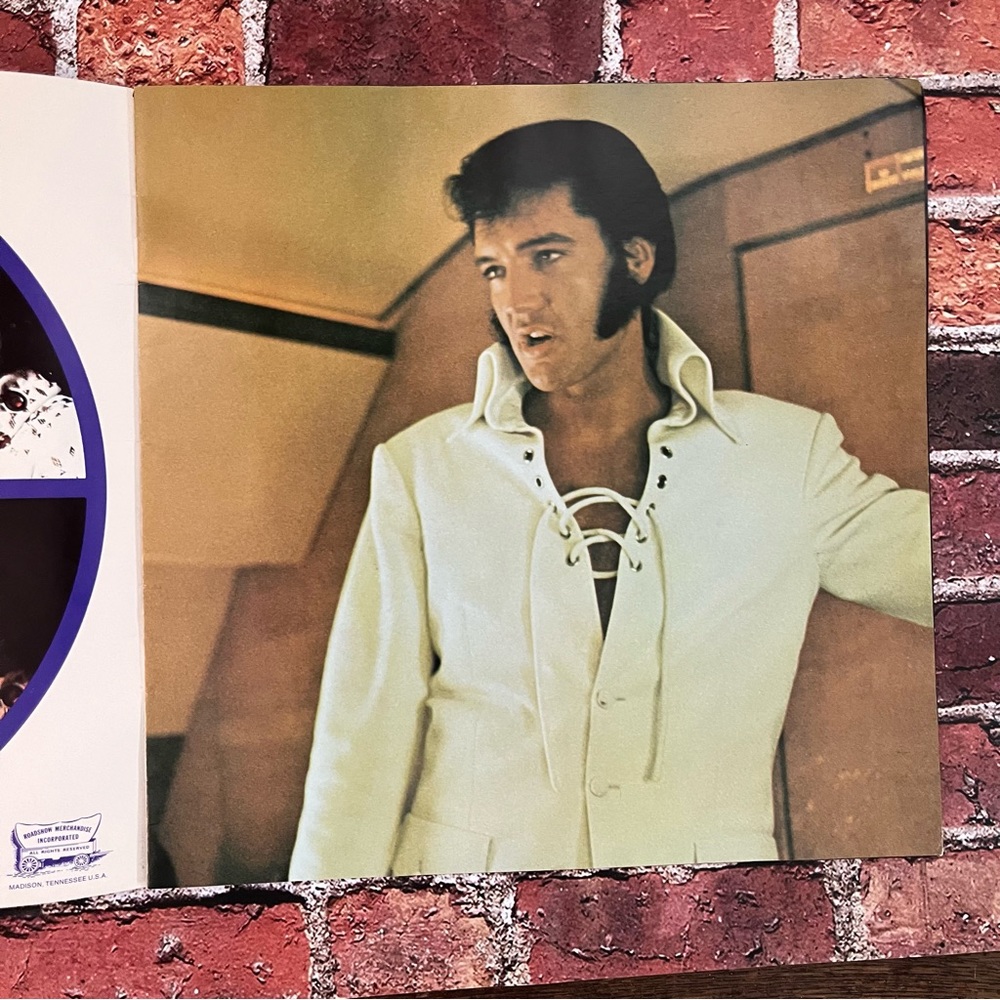 Vintage Elvis Presley Special TV Edition Photo Album, 16 Color Photos - Picture 3 of 8